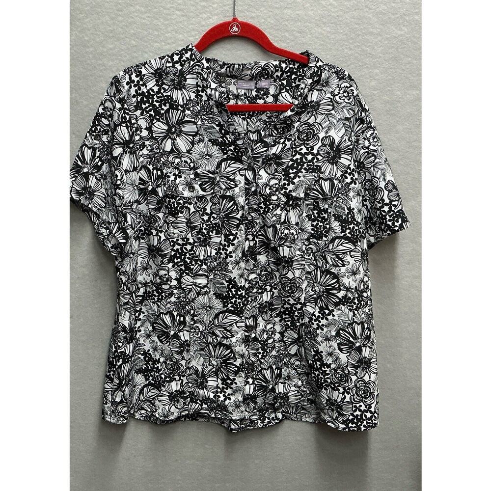 Laura Scott Woman Blouse Top Black White Floral Sz 16/18W SS Button Front V-Neck
